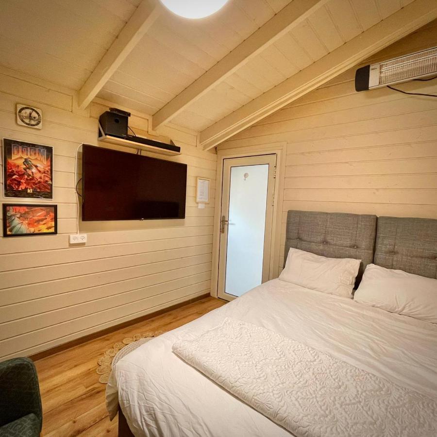Vida Bhermon 2, One Small Wooden Cabin 마즈달 샴스 외부 사진