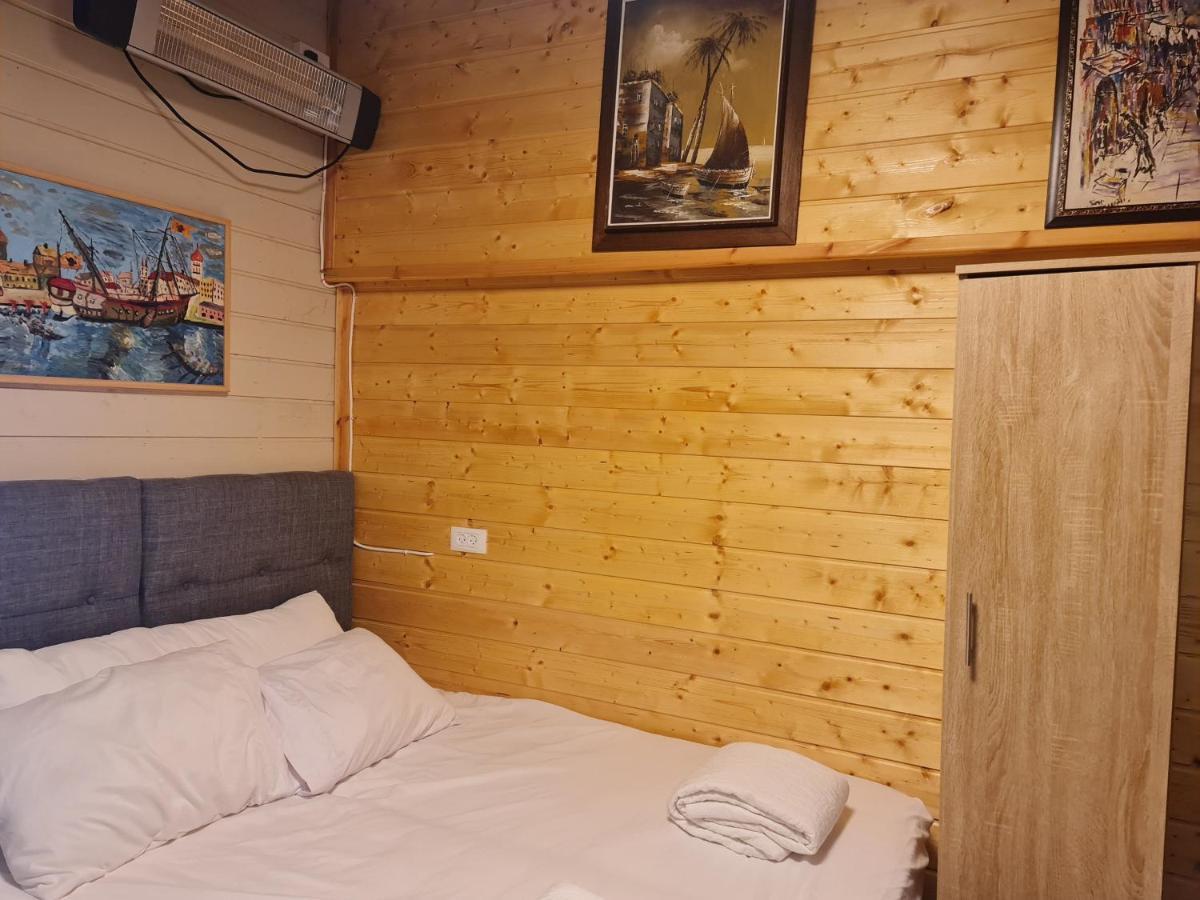 Vida Bhermon 2, One Small Wooden Cabin 마즈달 샴스 외부 사진